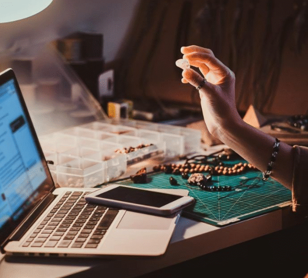 Red-Carpet Results on a Real-World Budget: Best Online Tools for Brand Ambassadors to Create VIP Experiences